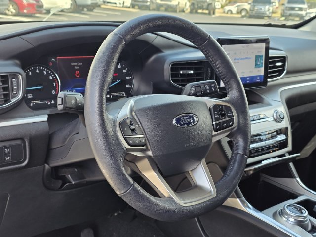 Used 2021 Ford Explorer XLT w/ Equipment Group 202A AWD/4WD image 26