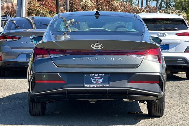 New 2026 Hyundai Elantra SE image 7