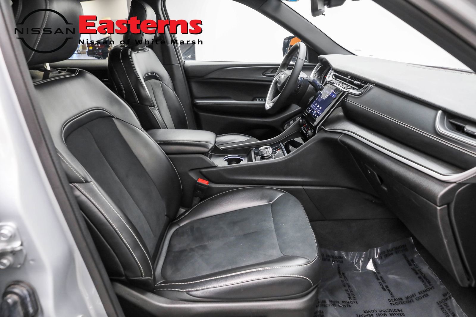 Used 2024 Jeep Grand Cherokee L Laredo image 29