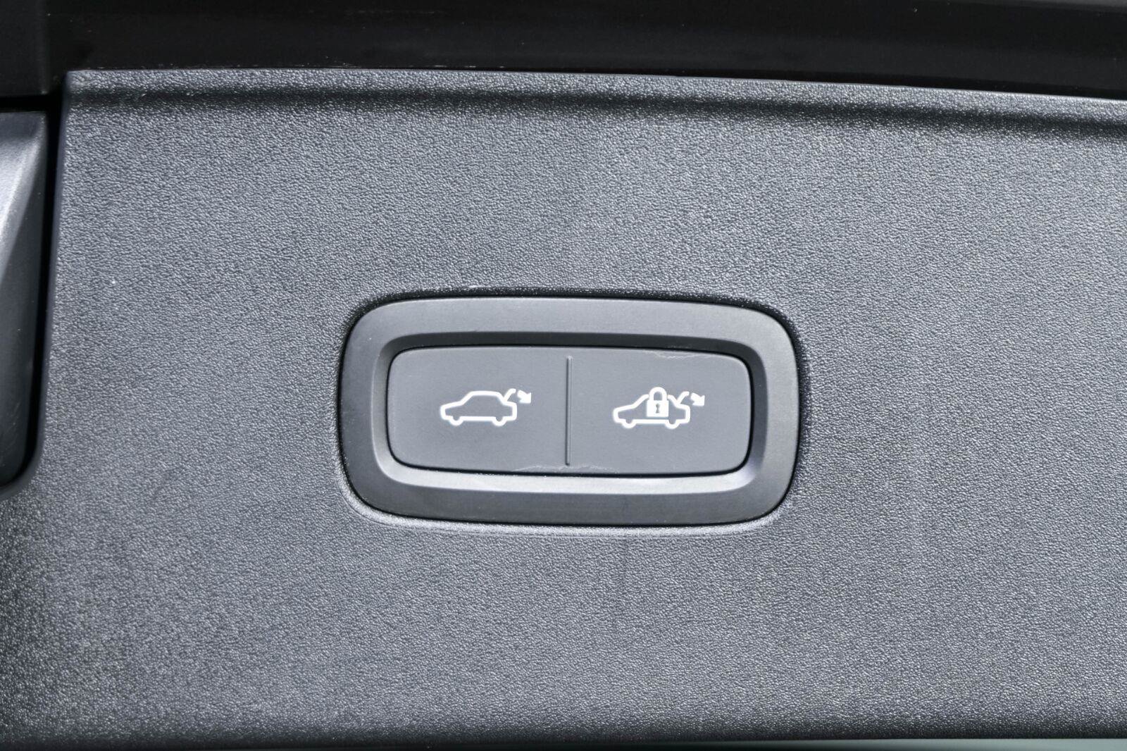 Used 2025 Volvo EX90 Ultra AWD/4WD image 32