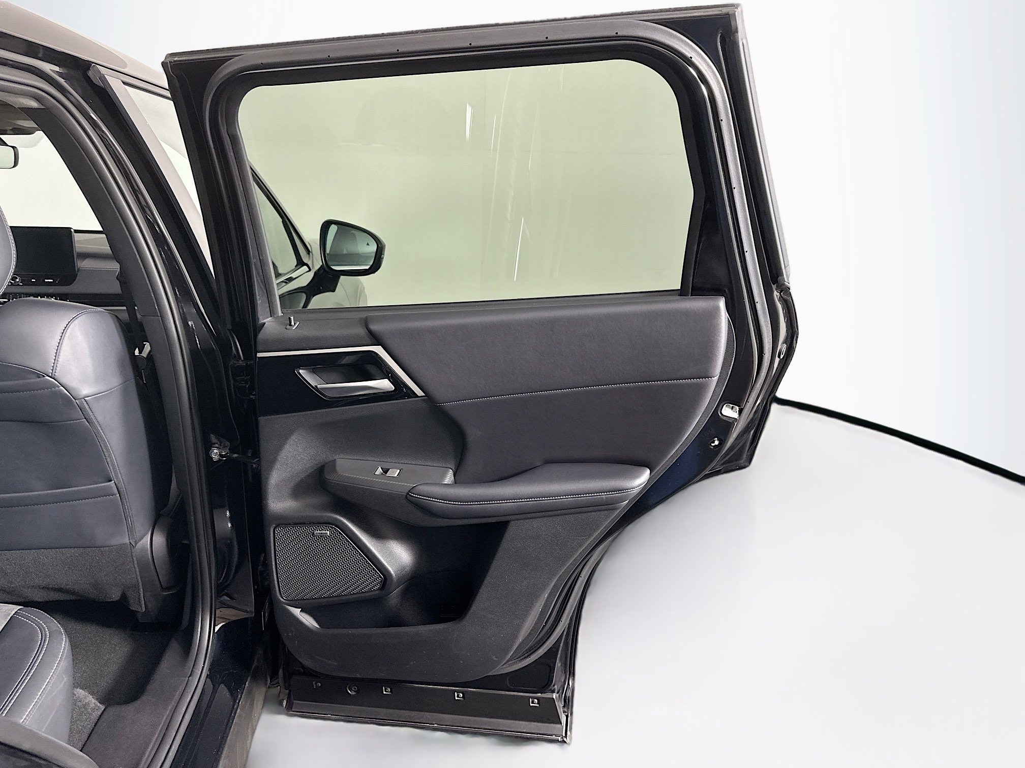 Used 2025 Mitsubishi Outlander SE FWD image 31