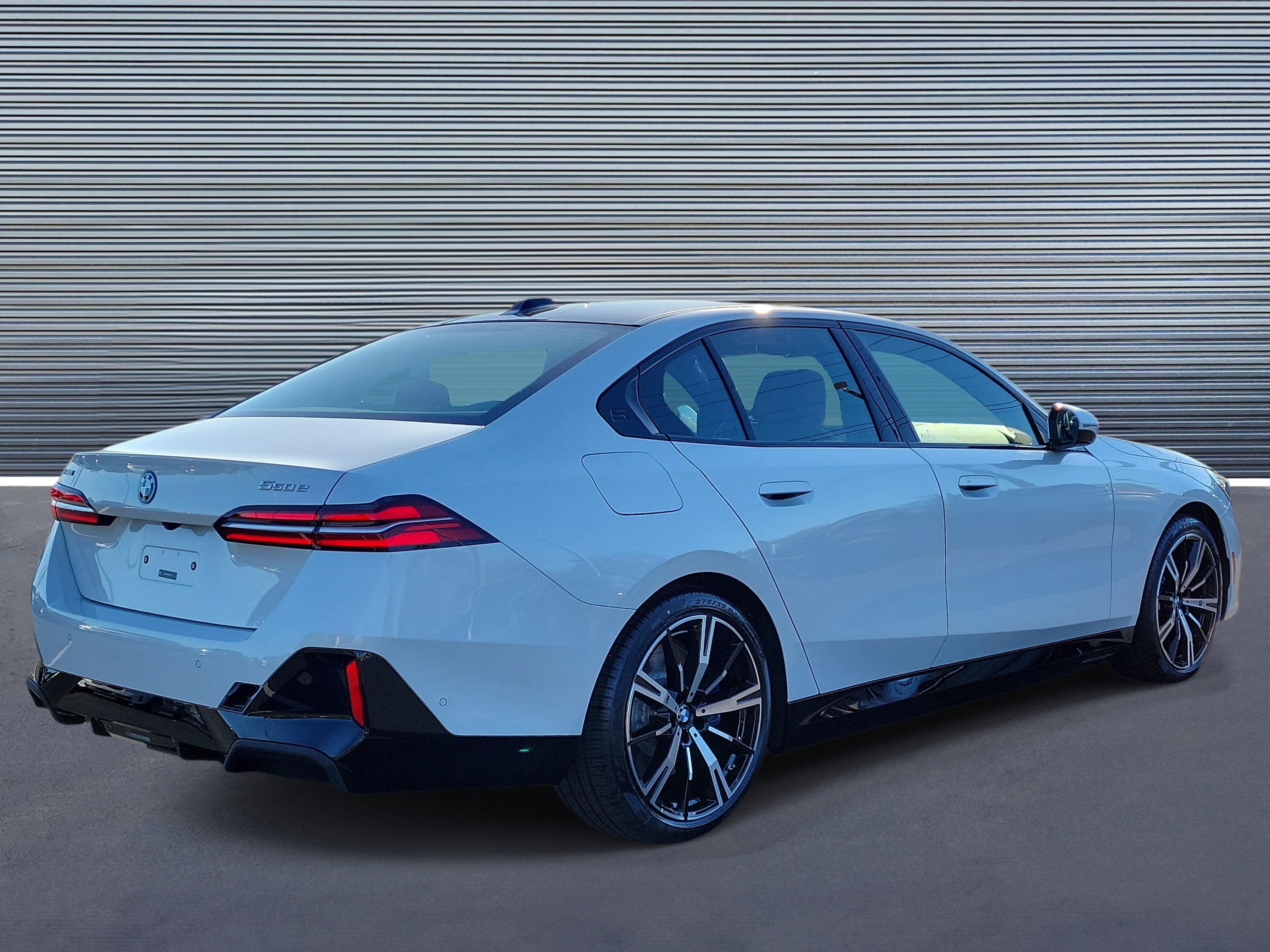 New 2026 BMW 550e xDrive w/ Executive Package image 3