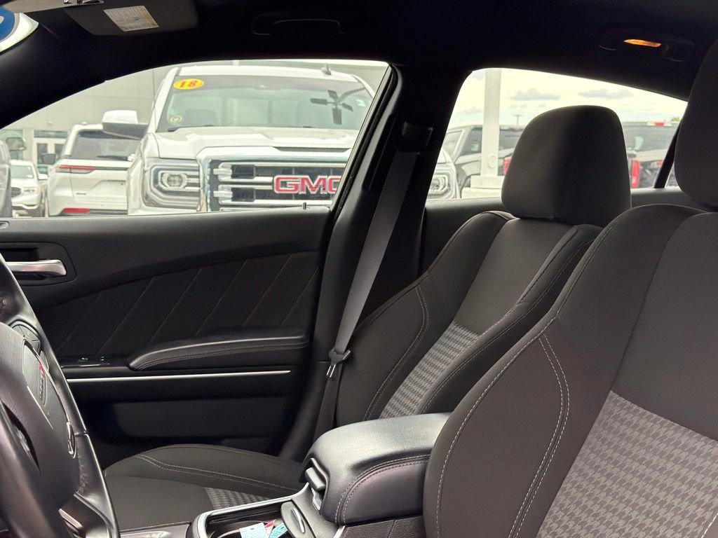 Used 2023 Dodge Charger SXT RWD image 11