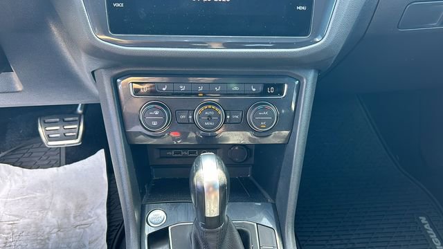 Used 2020 Volkswagen Tiguan SE R-Line AWD/4WD image 21