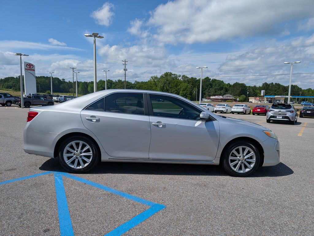 Used 2013 Toyota Camry XLE w/ Convenience Pkg FWD image 6
