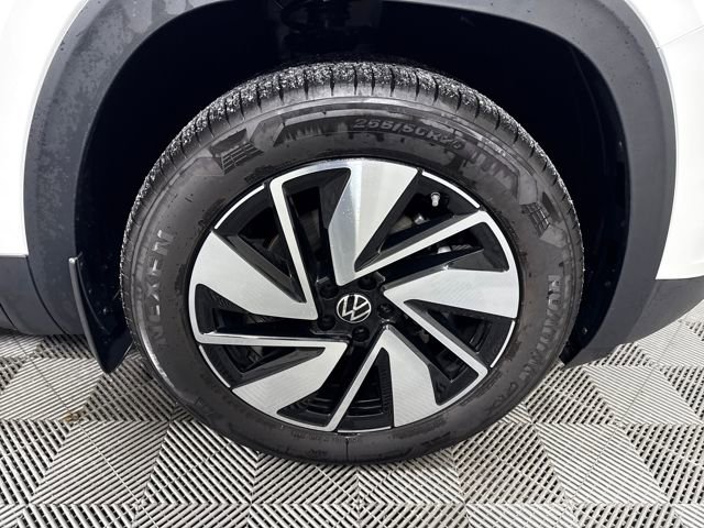 Used 2025 Volkswagen Atlas SEL image 11