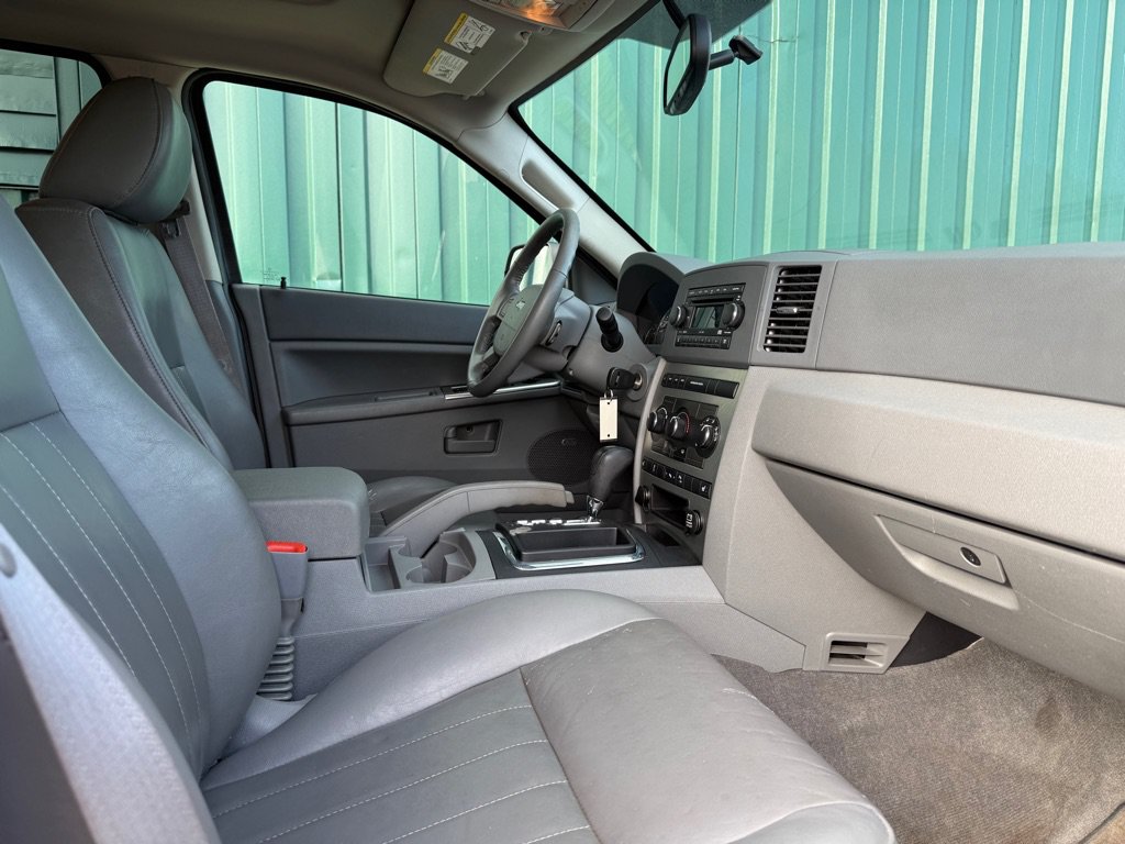 Used 2007 Jeep Grand Cherokee Laredo AWD/4WD image 10