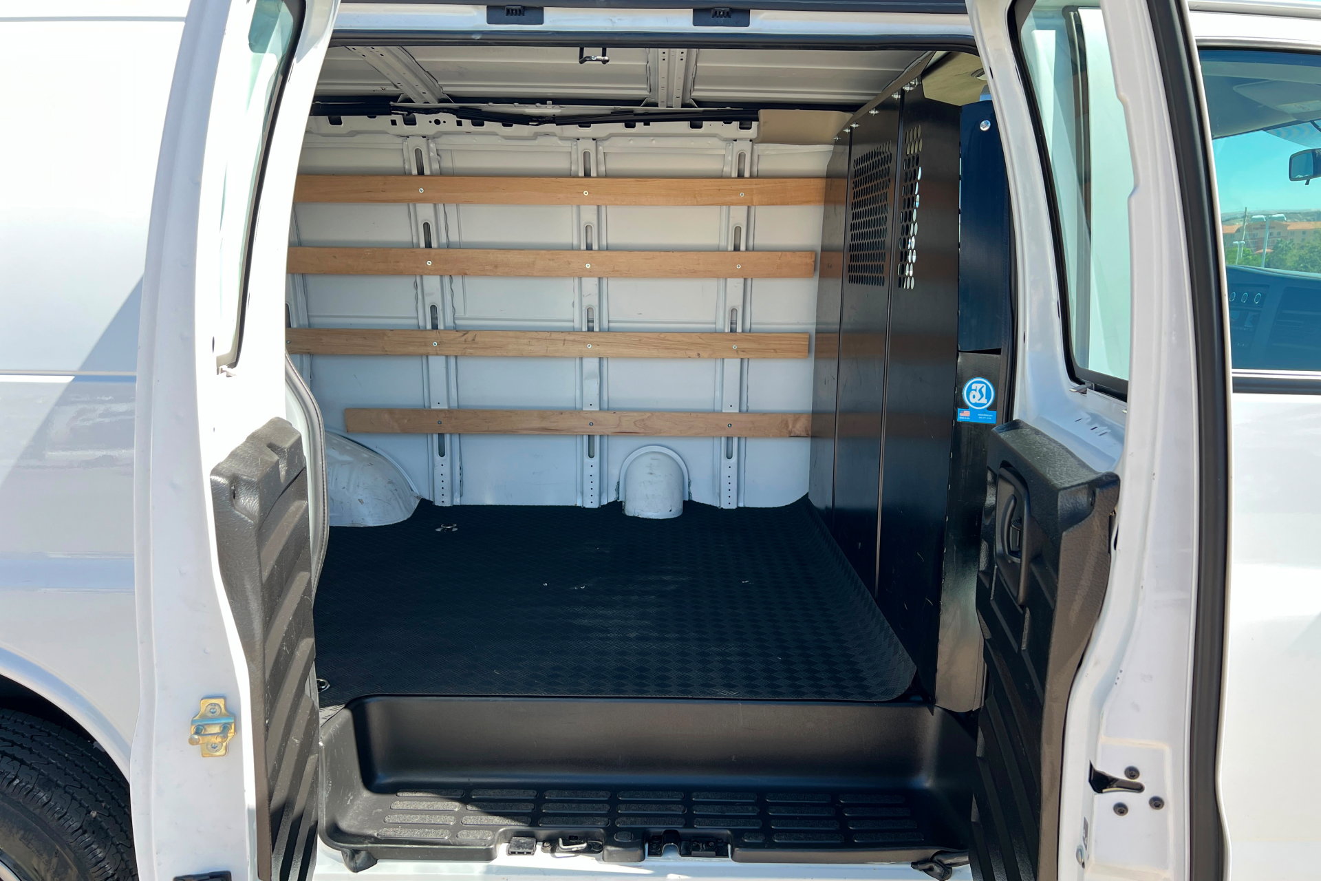 Used 2024 Chevrolet Express 2500 w/ Driver Convenience Package image 15