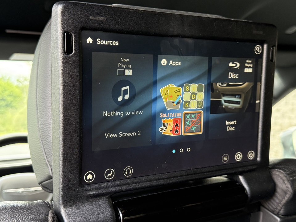 Used 2020 Chrysler Pacifica Touring-L Plus image 9