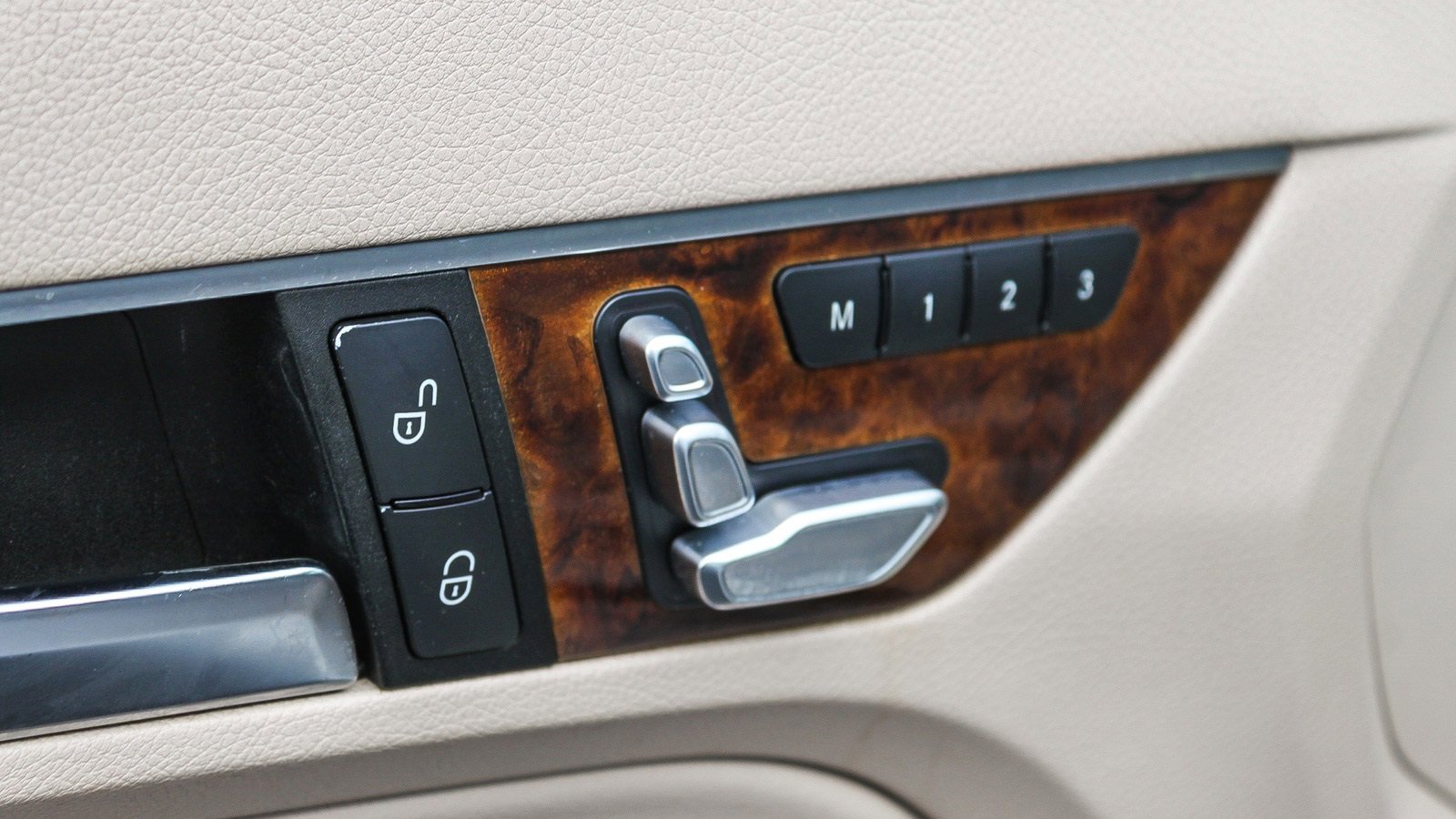 Used 2017 Mercedes-Benz E 400 Cabriolet image 23