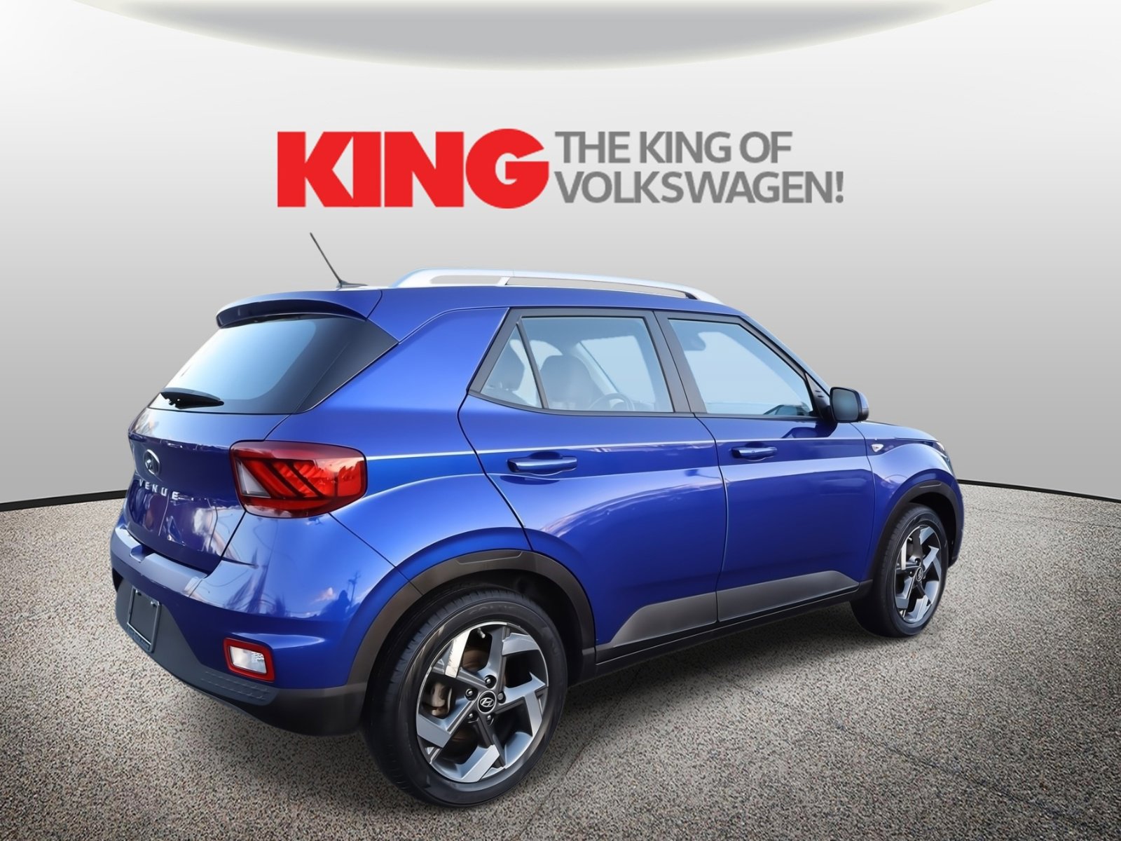 Used 2023 Hyundai Venue Limited w/ Cargo Package image 3