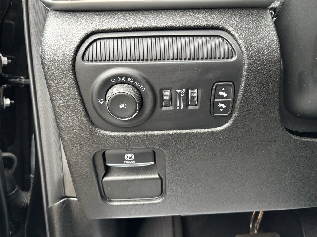 Used 2024 Jeep Wagoneer L Series II w/ Flexible Seating Group image 9