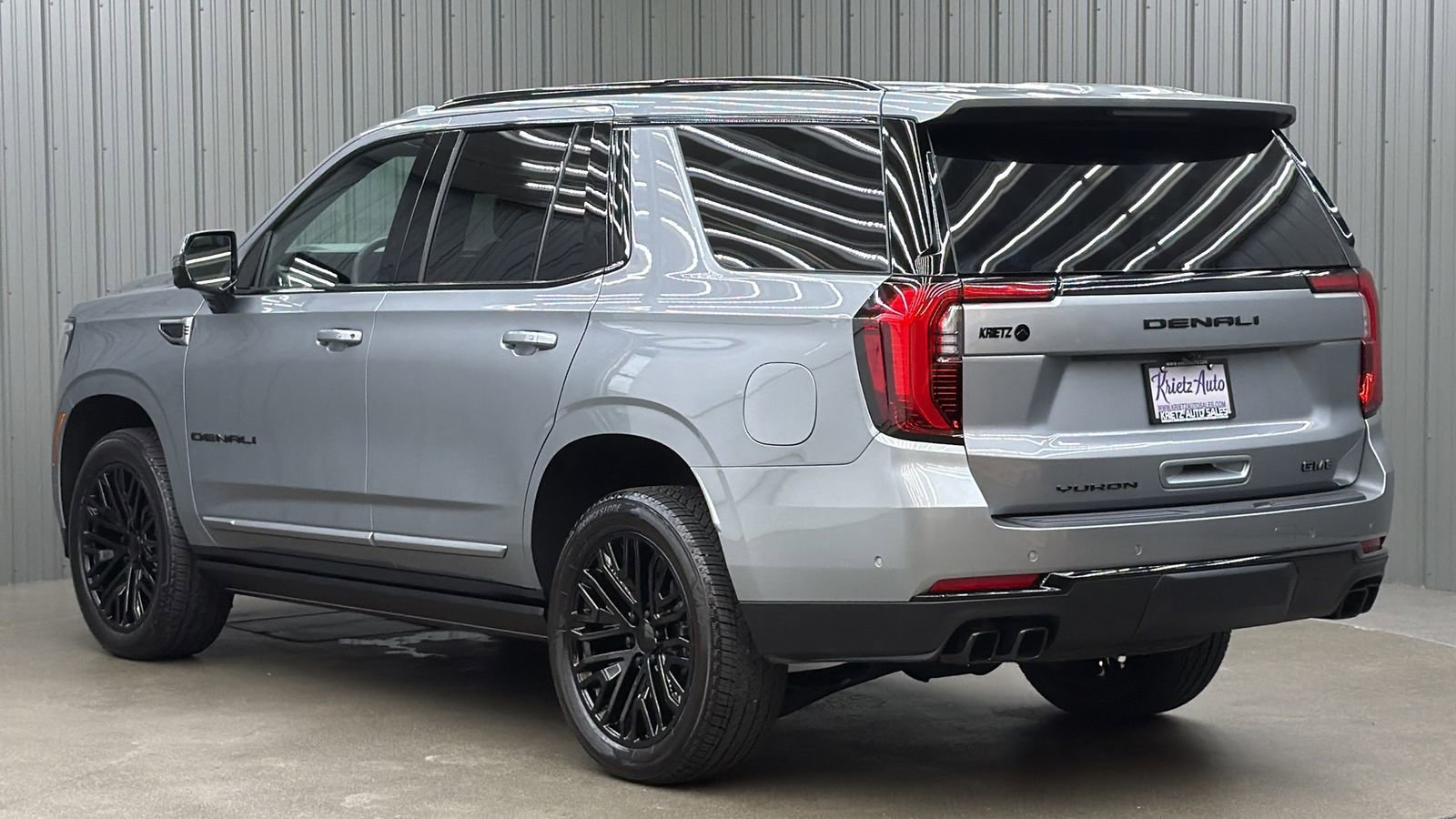 Used 2026 GMC Yukon Denali w/ Sun & Power Step Package AWD/4WD image 3