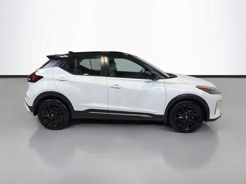 Used 2023 Nissan Kicks SR w/ SR Premium Package FWD image 7