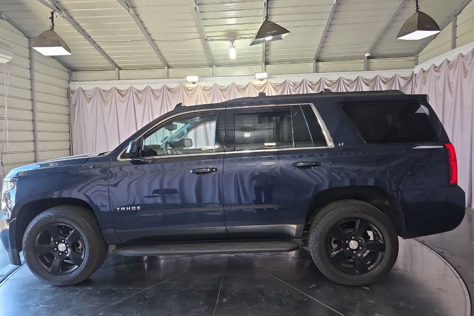 Used 2017 Chevrolet Tahoe LT w/ Luxury Package AWD/4WD image 6