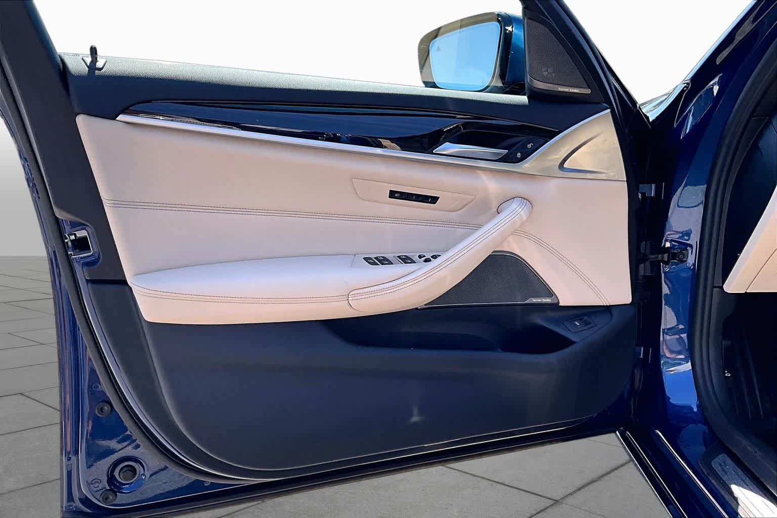 Used 2023 BMW 530i w/ Premium Package RWD image 22