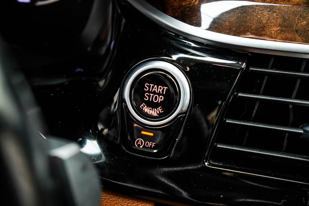 Used 2017 BMW 540i xDrive w/ Premium Package image 29