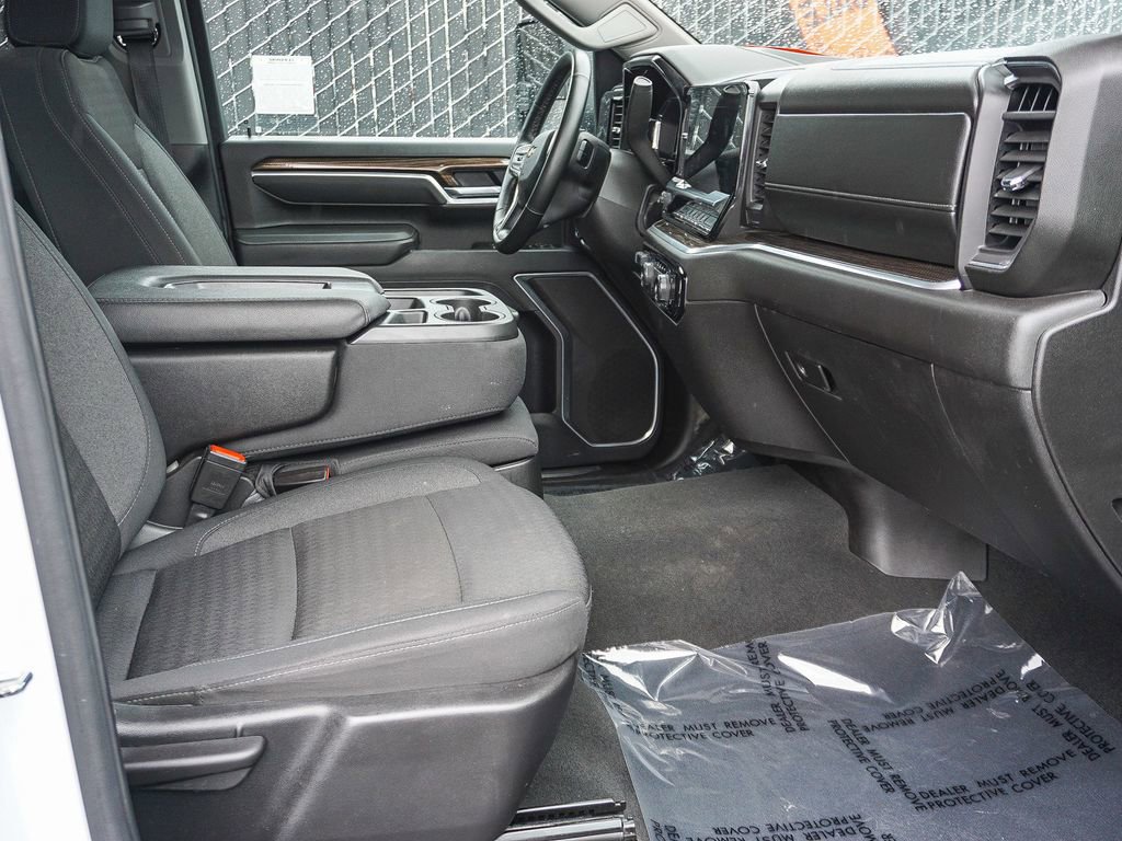 Used 2025 Chevrolet Silverado 2500 LT w/ Convenience Package AWD/4WD image 12