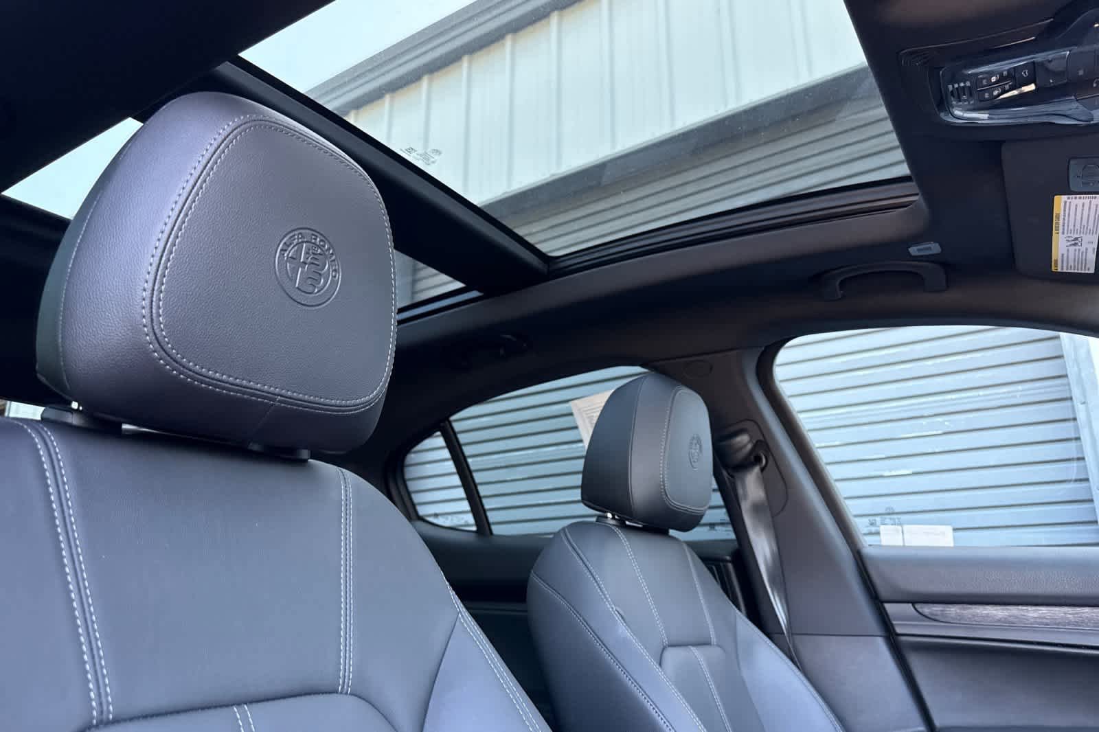 Used 2024 Alfa Romeo Stelvio Sprint RWD image 17