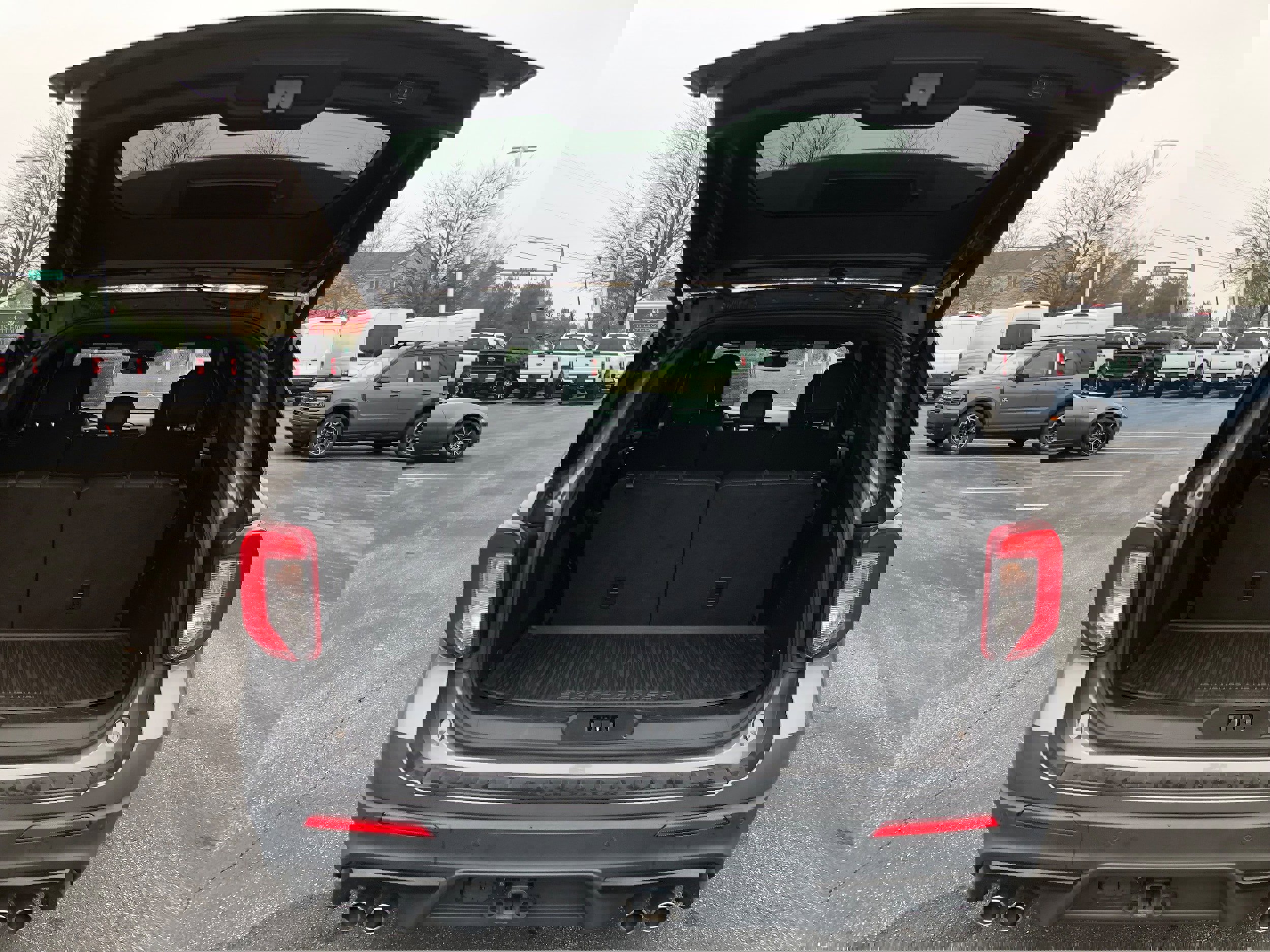 Certified 2022 Ford Explorer ST w/ Equipment Group 401A image 9