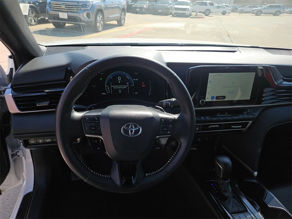 Used 2025 Toyota Camry SE image 17