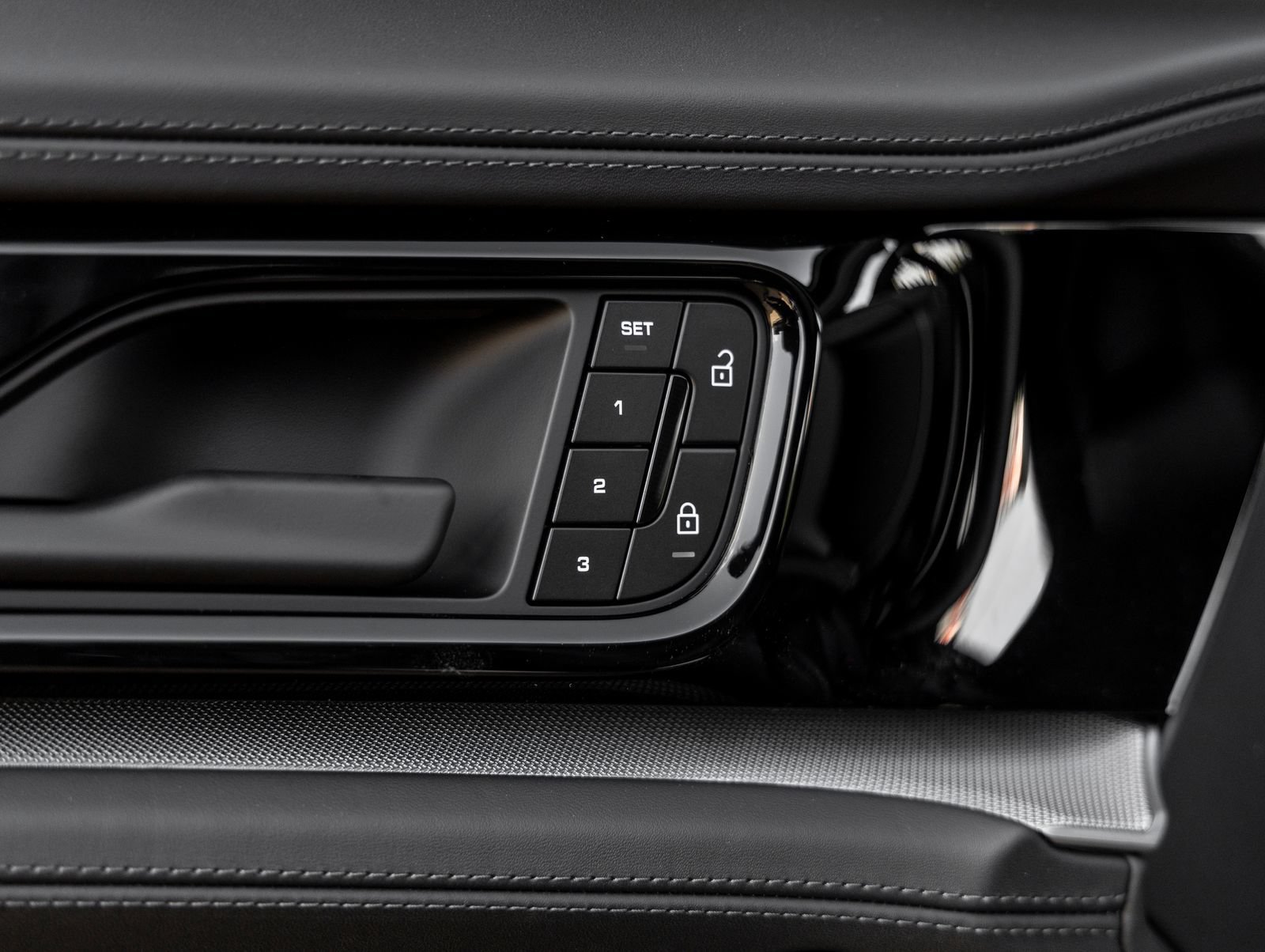New 2026 Porsche Panamera 4 AWD/4WD image 21