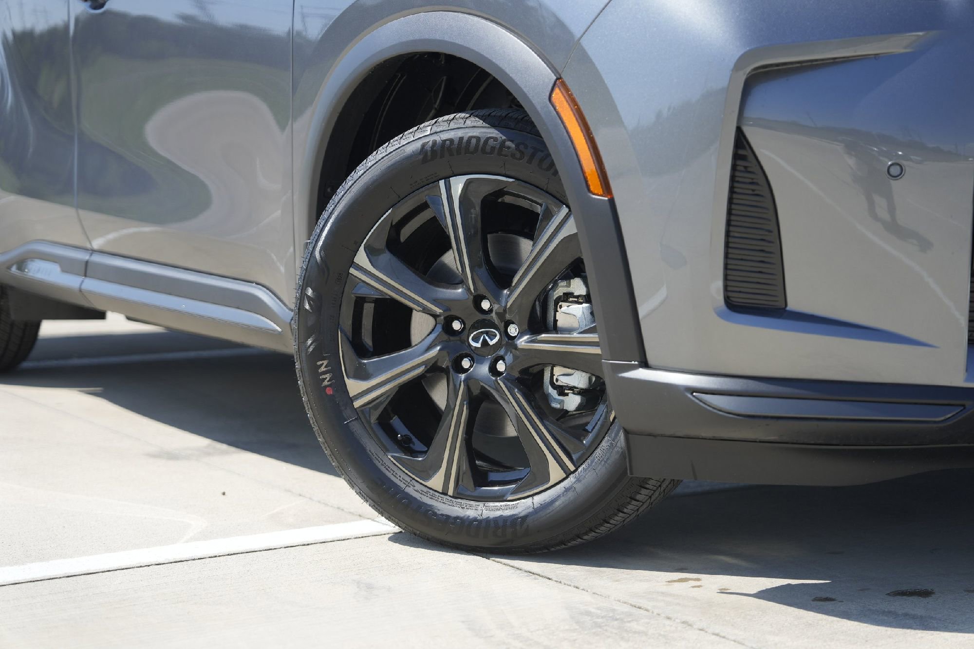 New 2026 INFINITI QX60 Autograph image 2