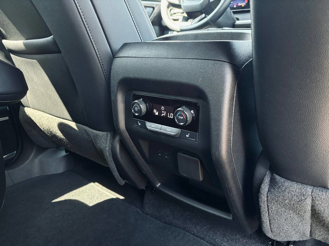 Used 2025 Chevrolet Traverse High Country image 20