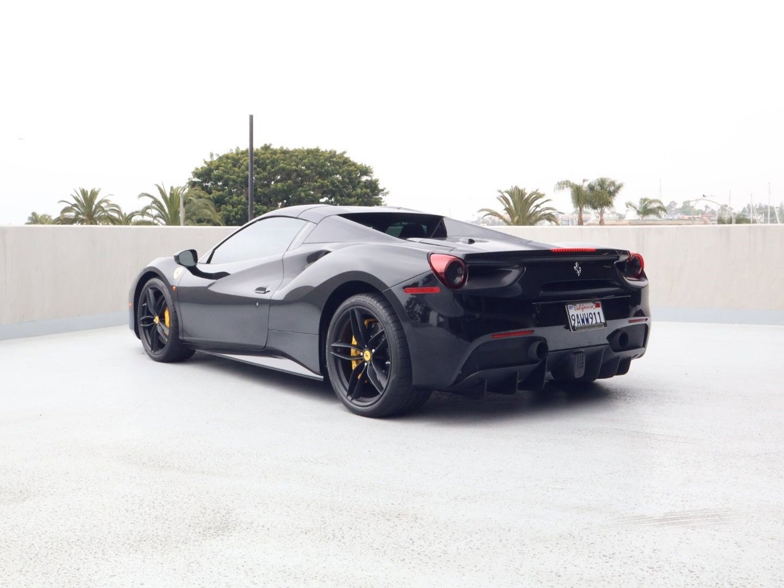 Used 2019 Ferrari 488 Spider RWD video 3
