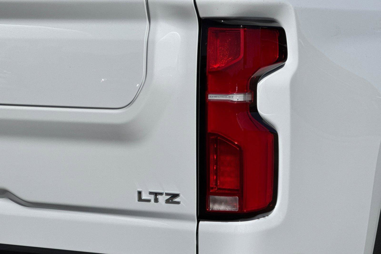 New 2026 Chevrolet Silverado 2500 LTZ w/ LTZ Premium Package AWD/4WD image 35