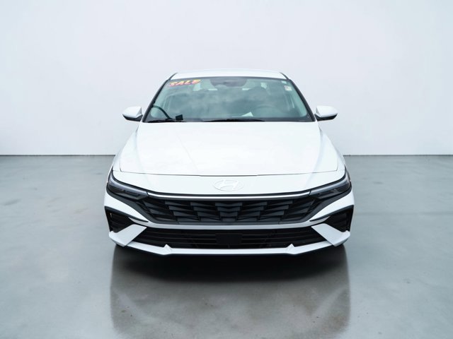 Used 2024 Hyundai Elantra SEL FWD image 2