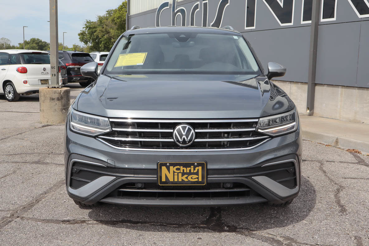 Used 2024 Volkswagen Tiguan Wolfsburg Edition AWD/4WD image 2