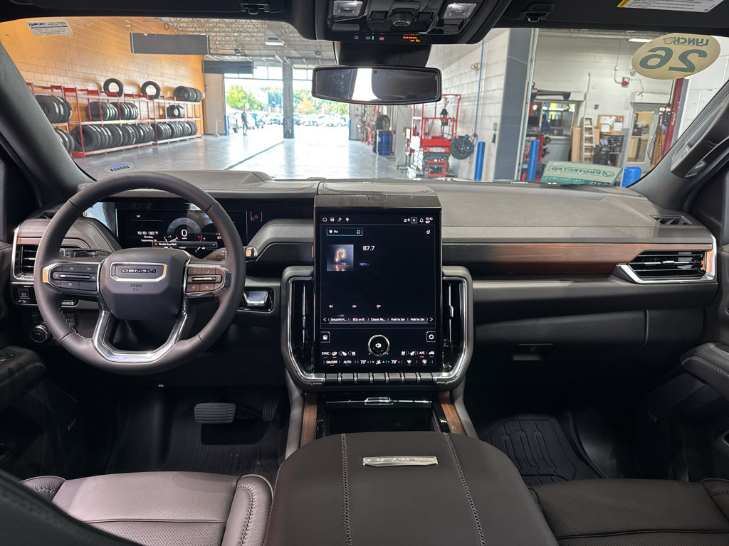 New 2026 GMC Yukon XL Denali w/ LPO, Floor Liner Package AWD/4WD image 16