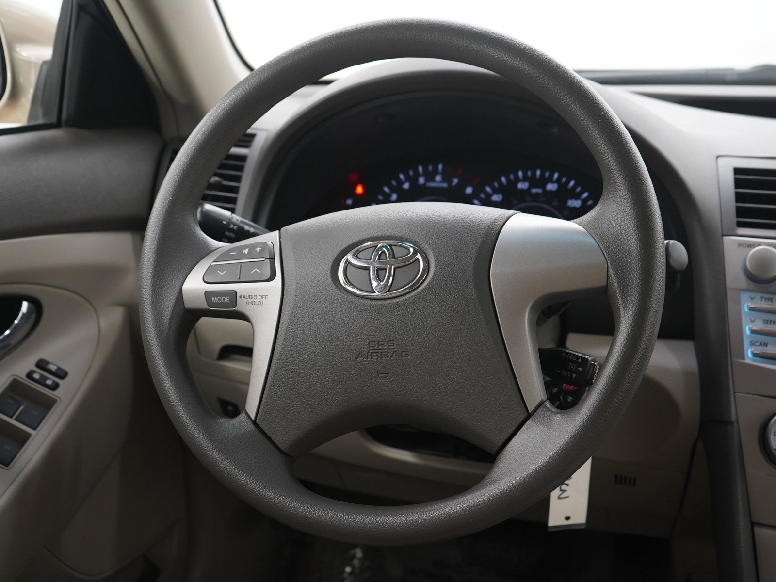 Used 2010 Toyota Camry LE FWD image 14