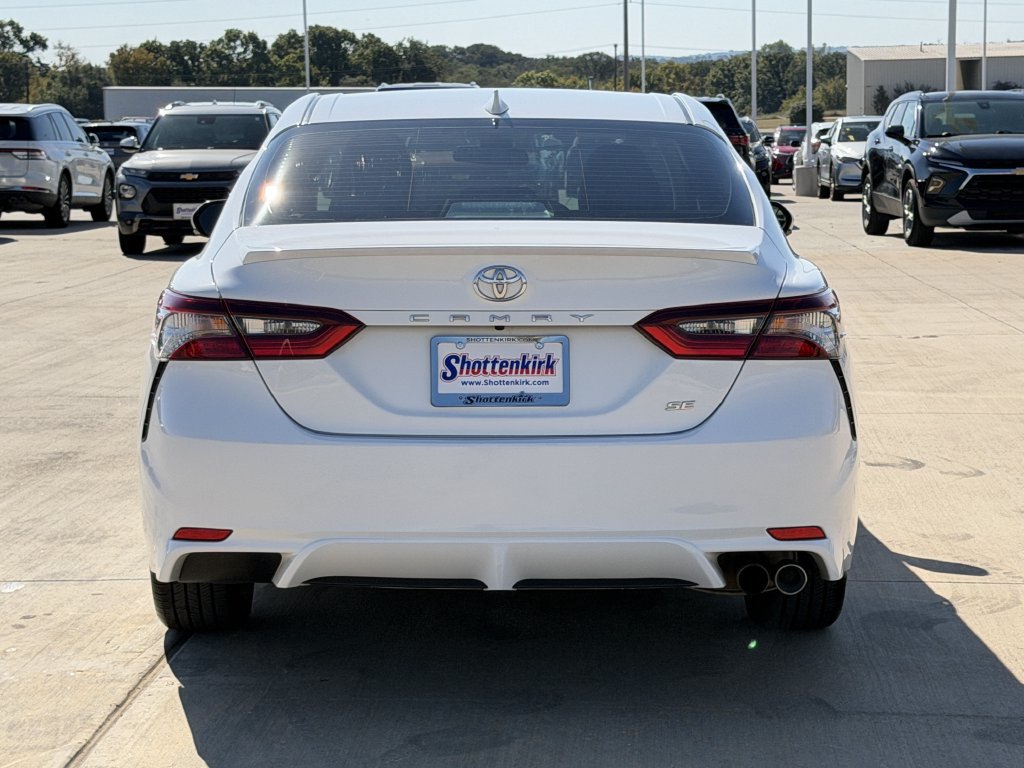 Used 2024 Toyota Camry SE FWD image 5