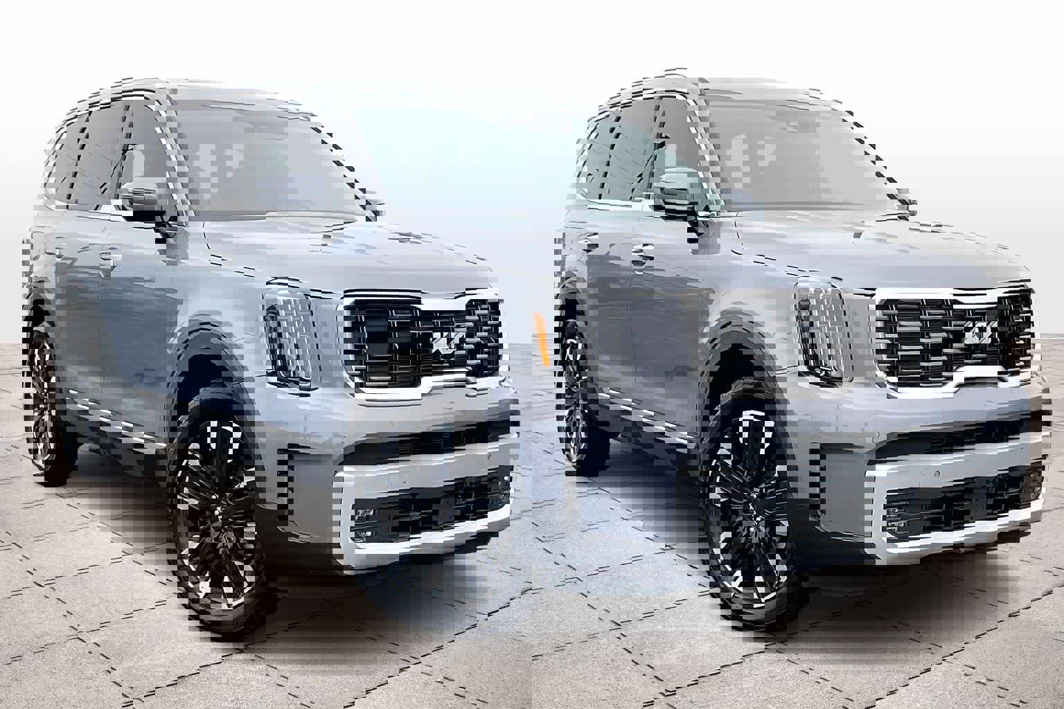 Used 2024 Kia Telluride SX Prestige w/ Towing Package image 2