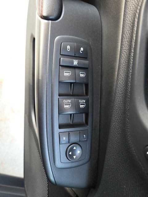 Used 2019 Jeep Cherokee Trailhawk AWD/4WD image 56
