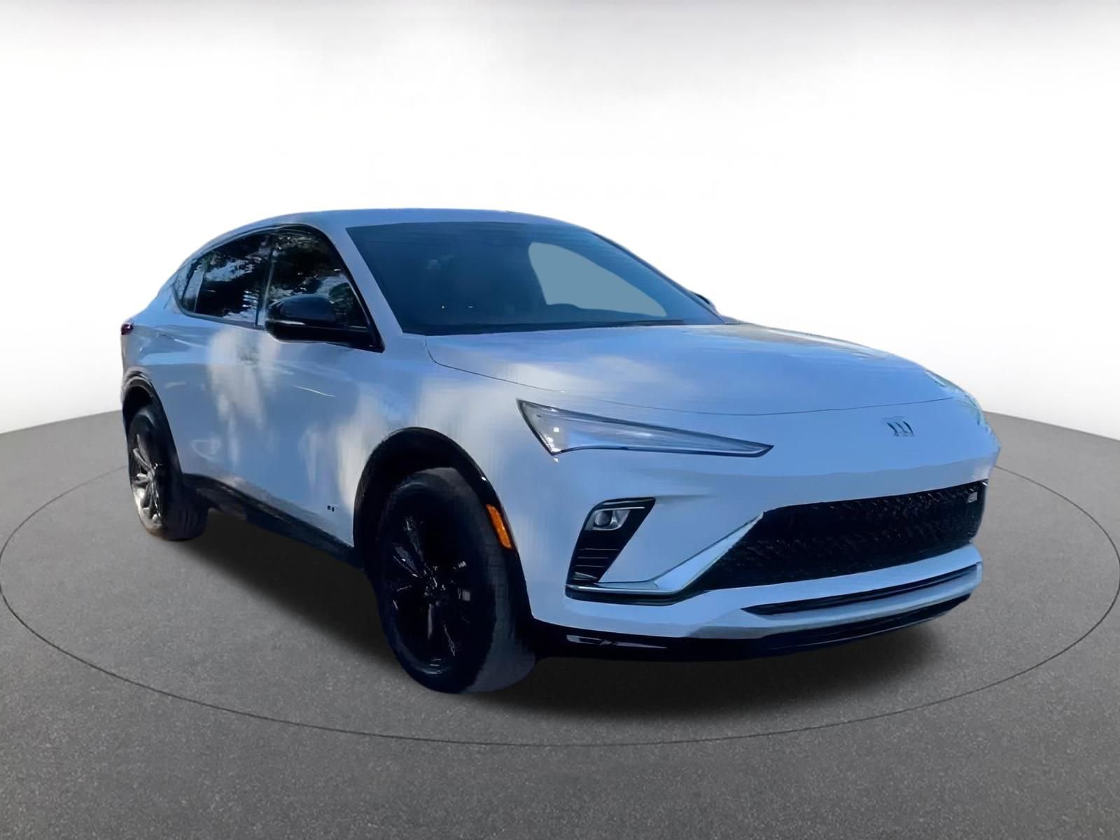 Used 2025 Buick Envista Sport Touring image 2