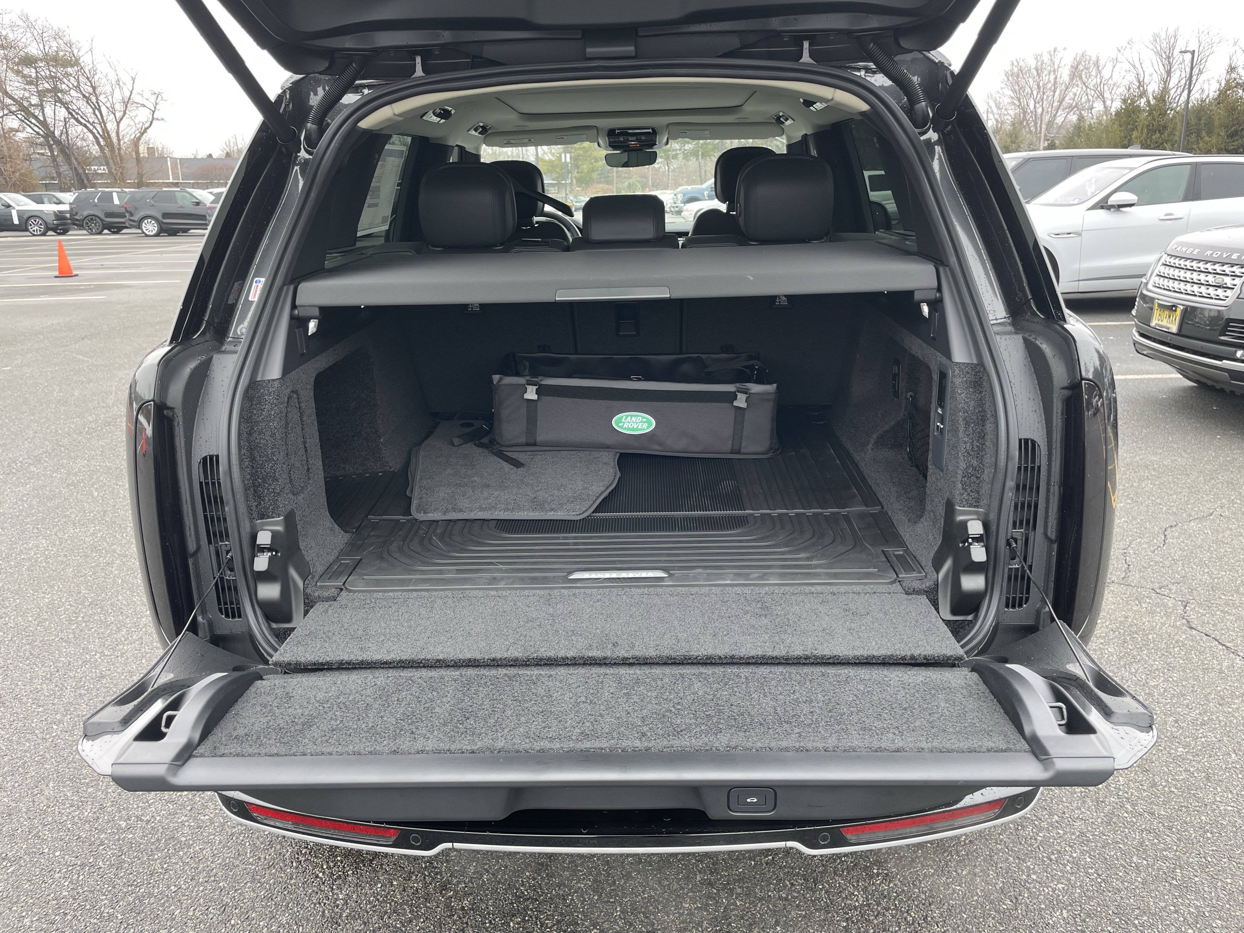 New 2026 Land Rover Range Rover SE AWD/4WD image 39