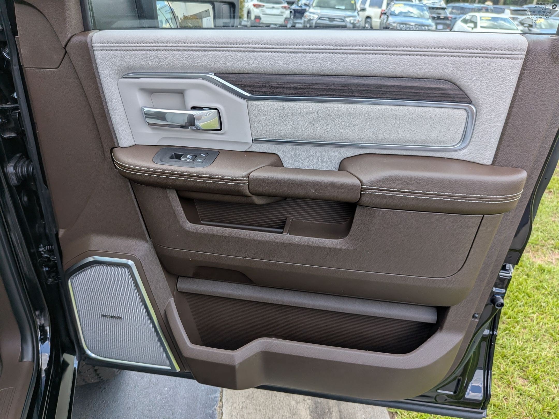 New 2026 RAM 2500 Laramie AWD/4WD image 21