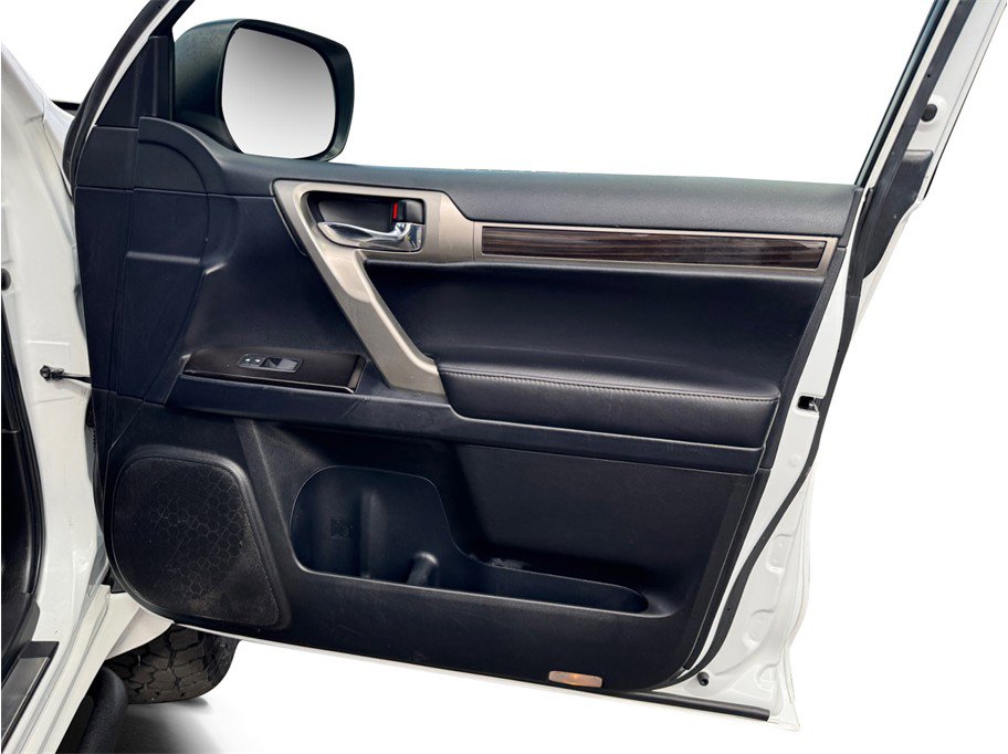 Used 2018 Lexus GX 460 w/ Navigation Package image 24