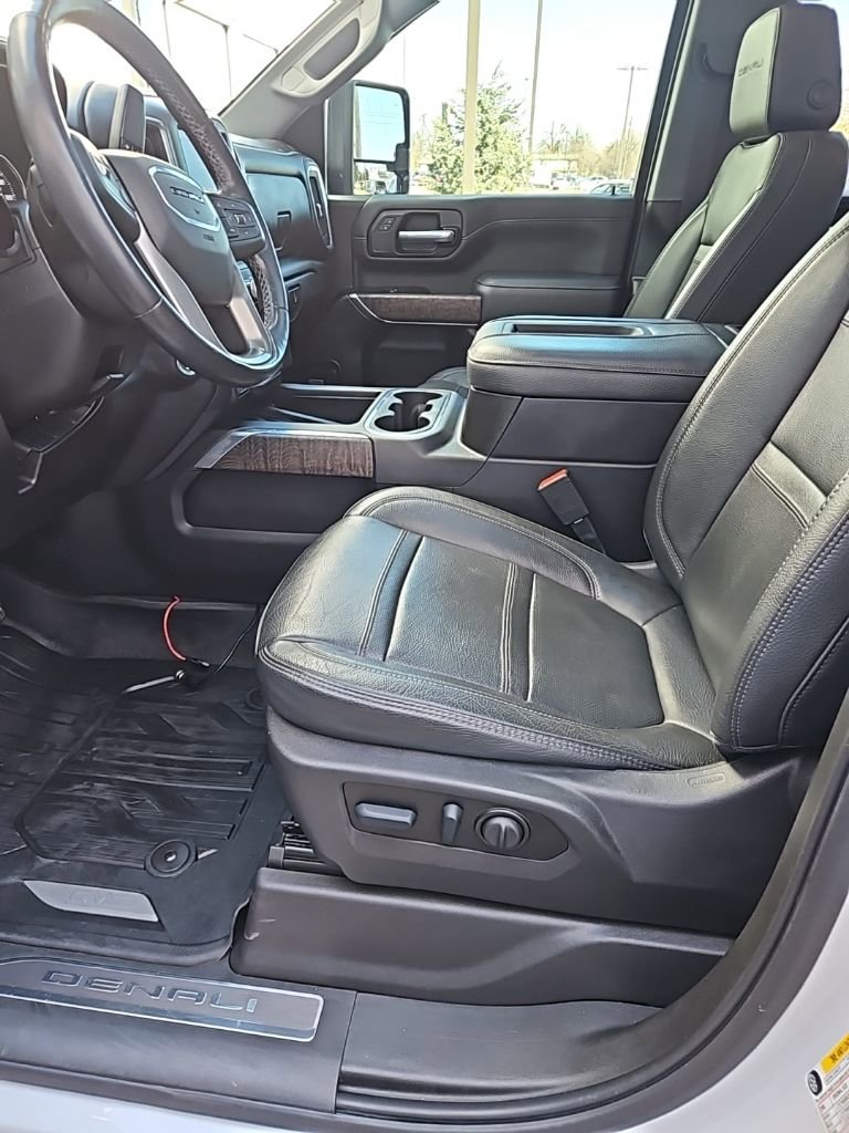 Used 2022 GMC Sierra 3500 Denali w/ Denali Ultimate Package image 28