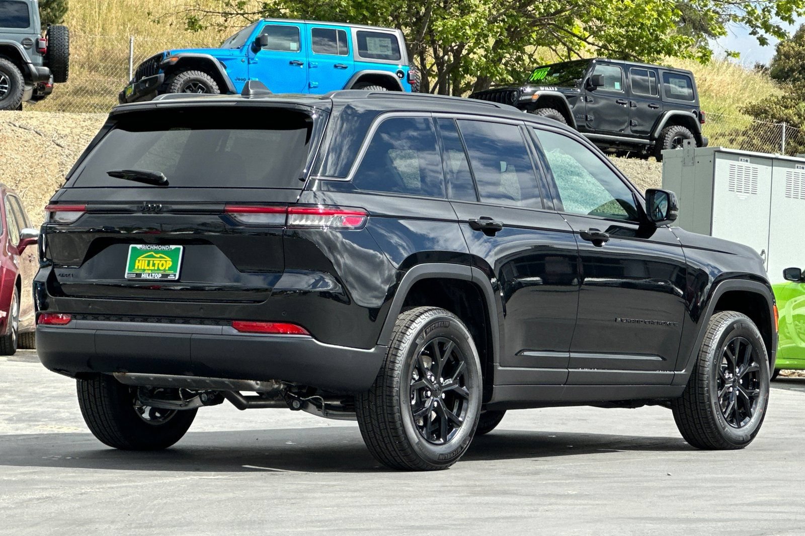 New 2026 Jeep Grand Cherokee Altitude AWD/4WD image 4