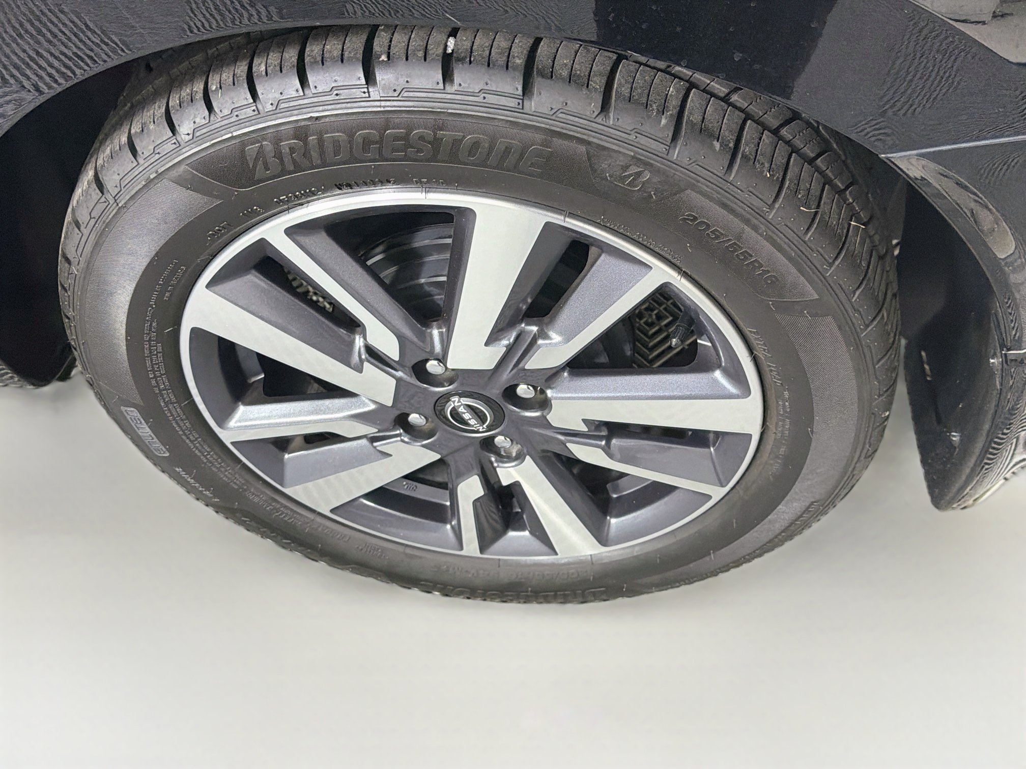 Used 2024 Nissan Versa SV w/ Trunk Package FWD image 11