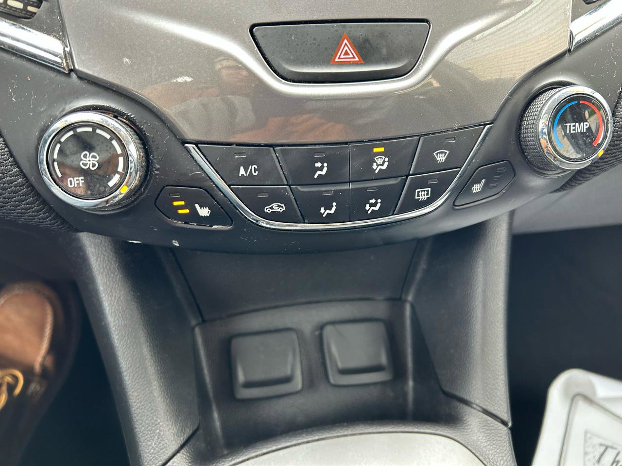 Used 2016 Chevrolet Cruze LT w/ Convenience Package image 24