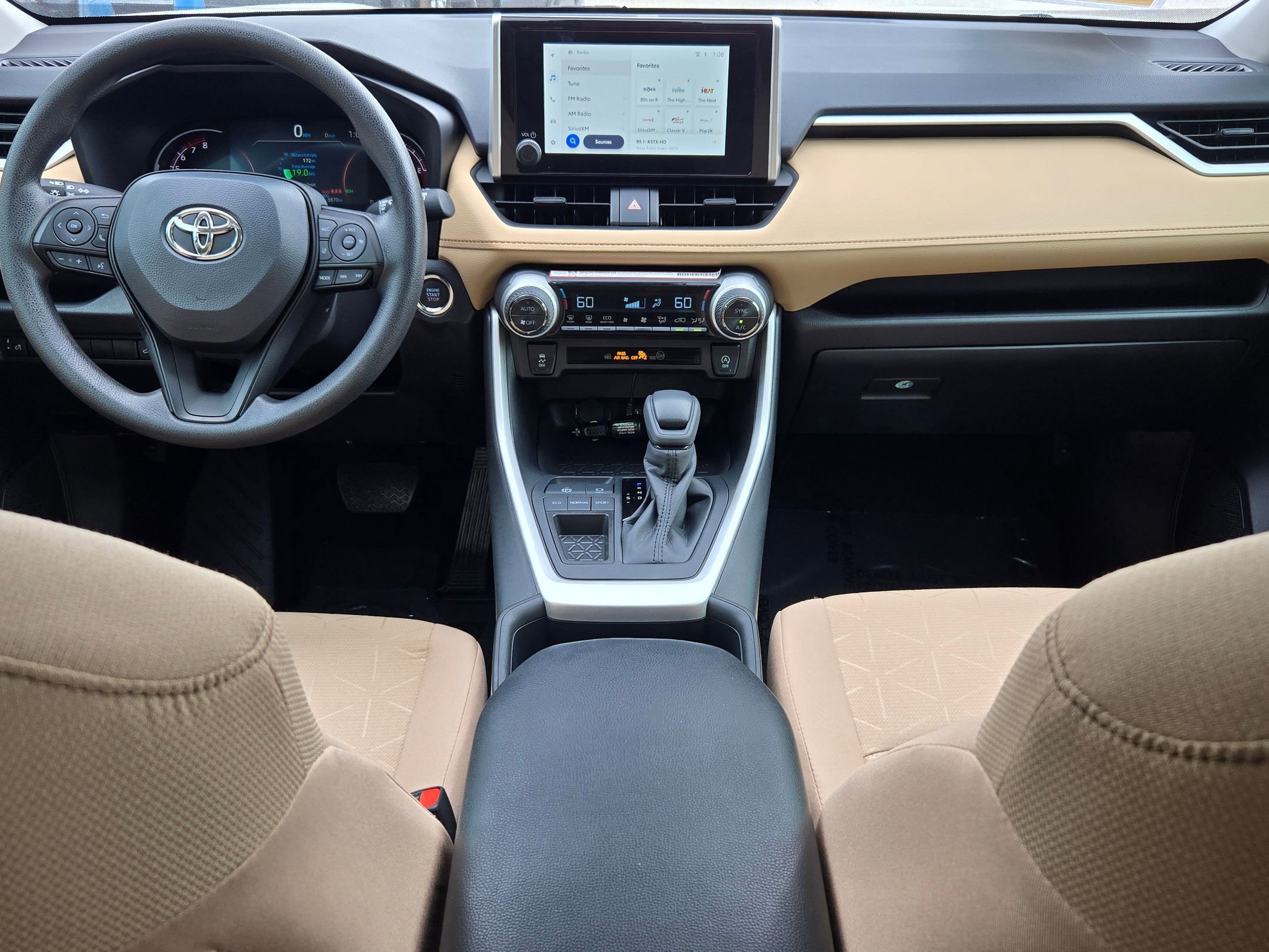 Used 2025 Toyota RAV4 XLE w/ Convenience Package FWD image 16