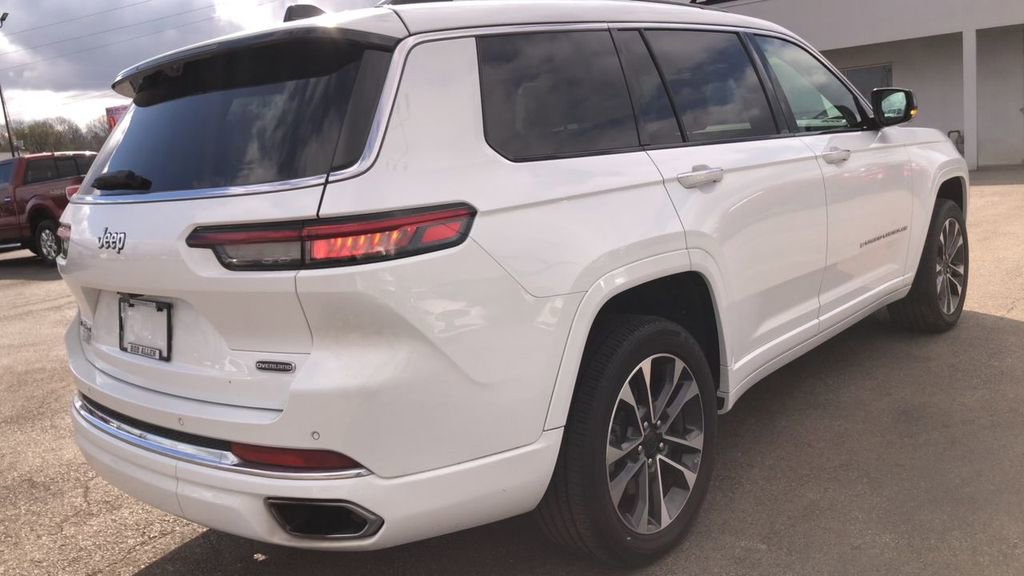 Used 2023 Jeep Grand Cherokee L Overland w/ Advanced Protech Group III AWD/4WD image 8
