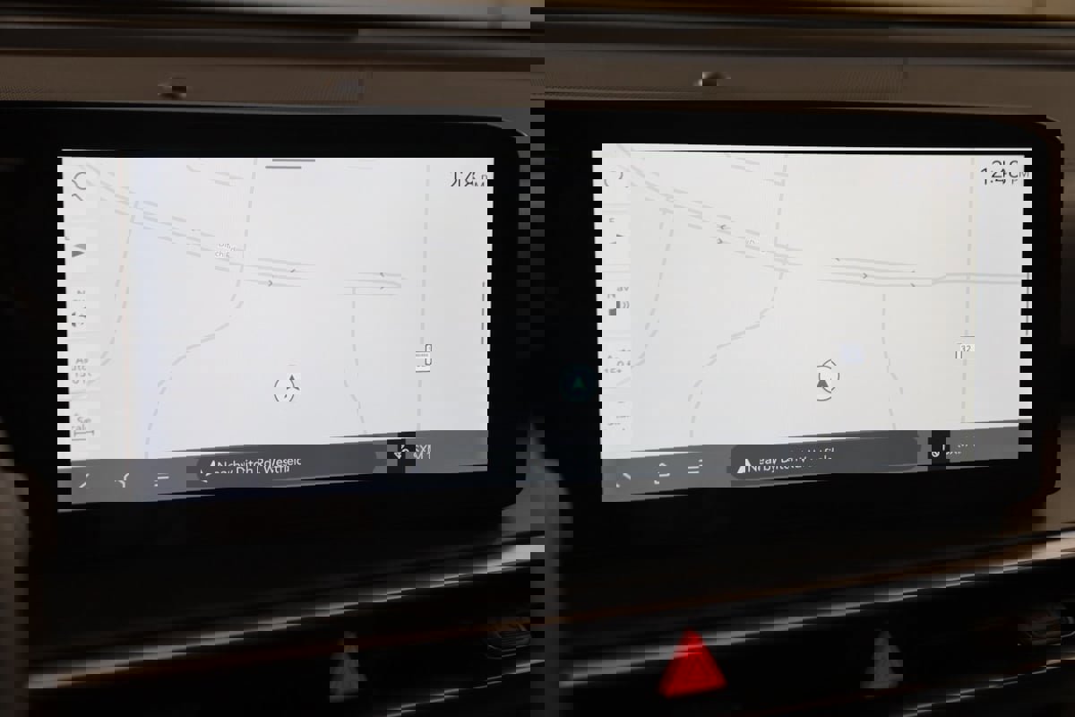 Used 2025 Kia Sorento SX image 9