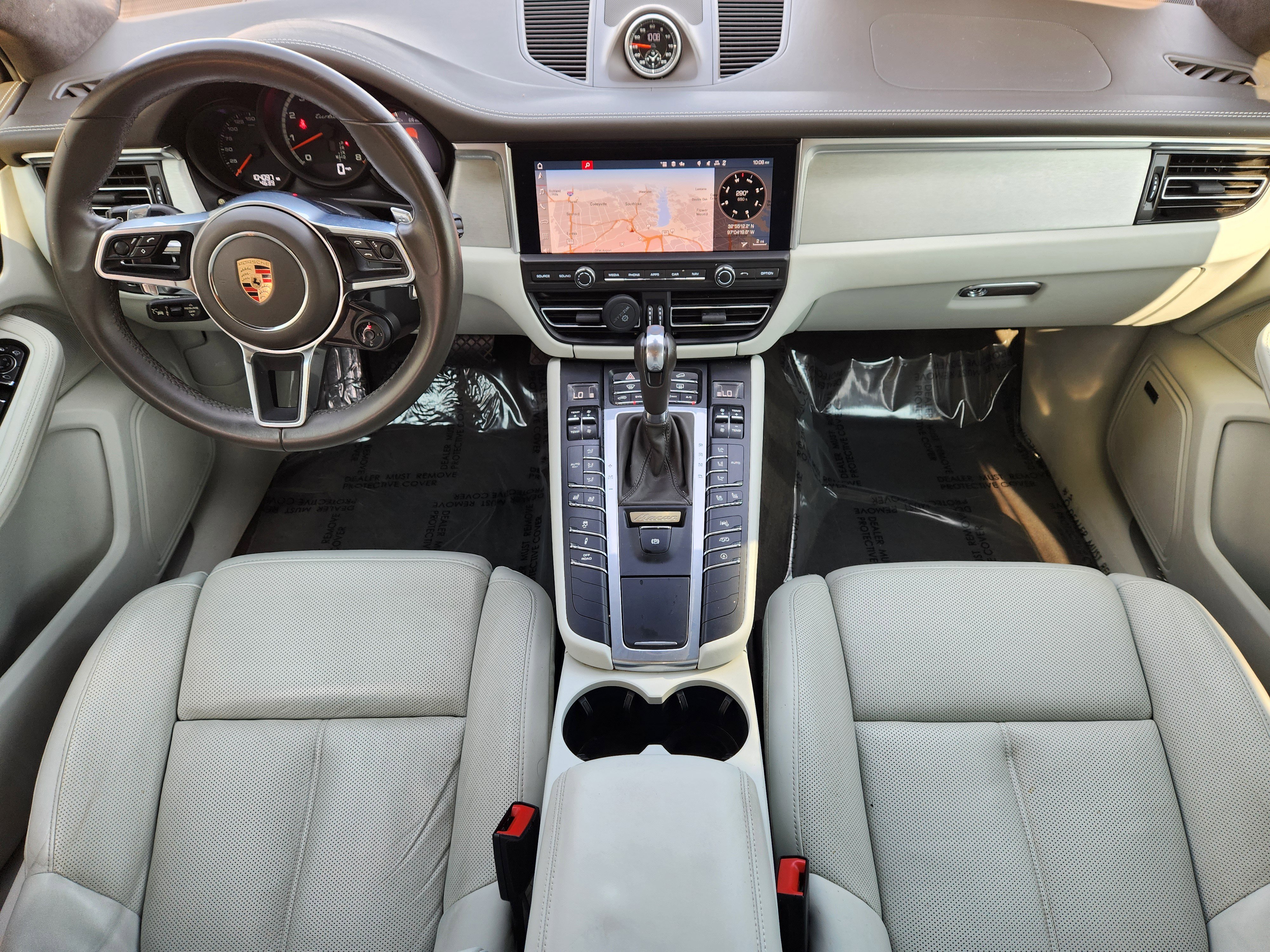 Used 2020 Porsche Macan Turbo image 25