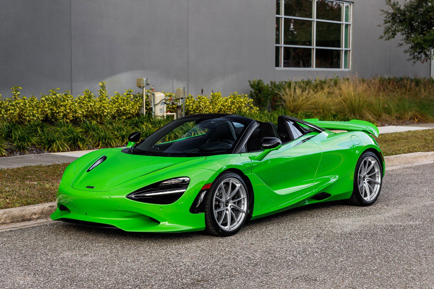 Used 2026 McLaren 750S Spider image 18